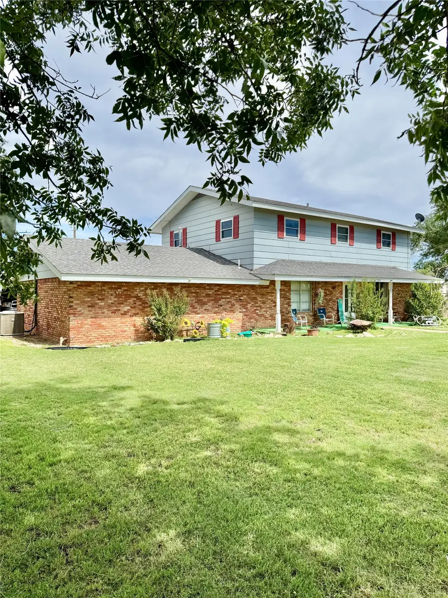 705 Loop Road, Quanah, TX 79252 - #2