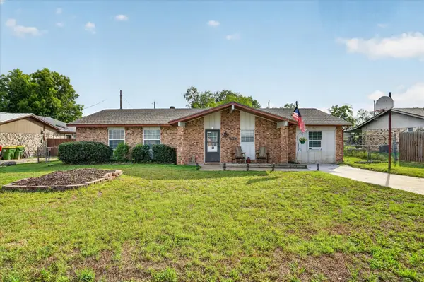 408 Grandview Drive, Granbury, TX 76049