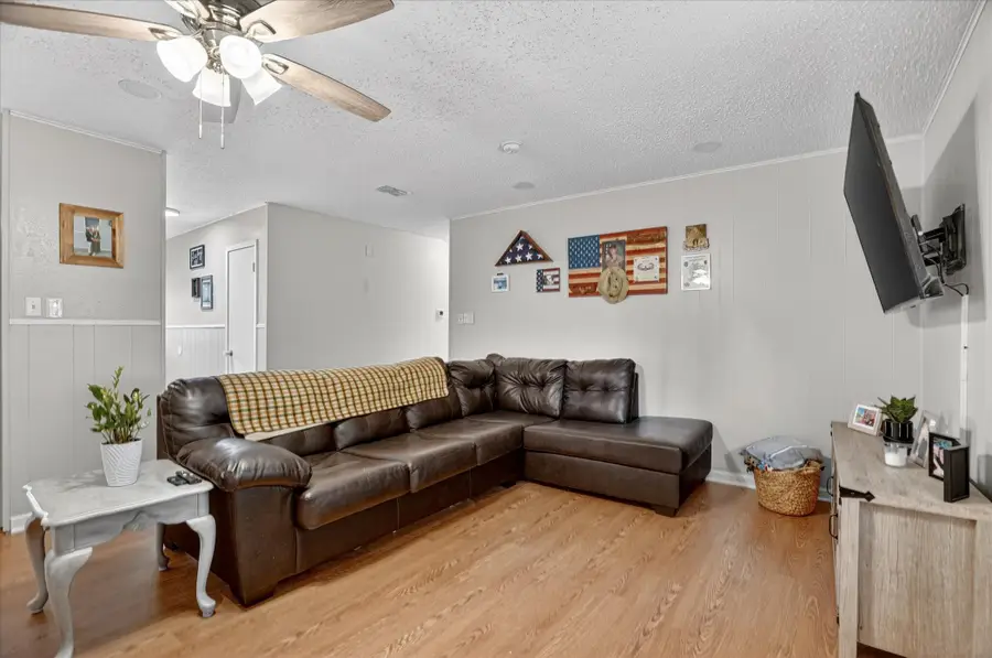 408 Grandview Drive, Granbury, TX 76049 - #3