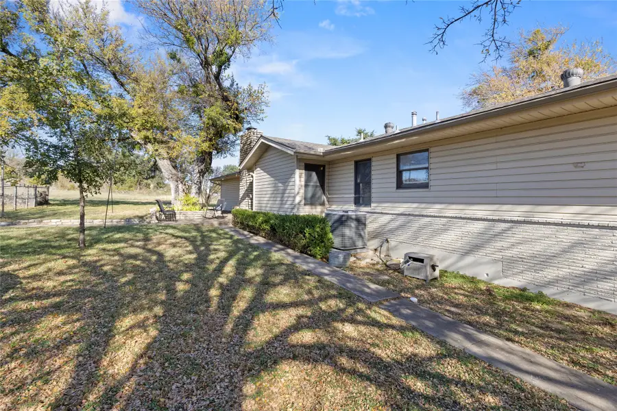 1829 N Main Street, Weatherford, TX 76085 - #2