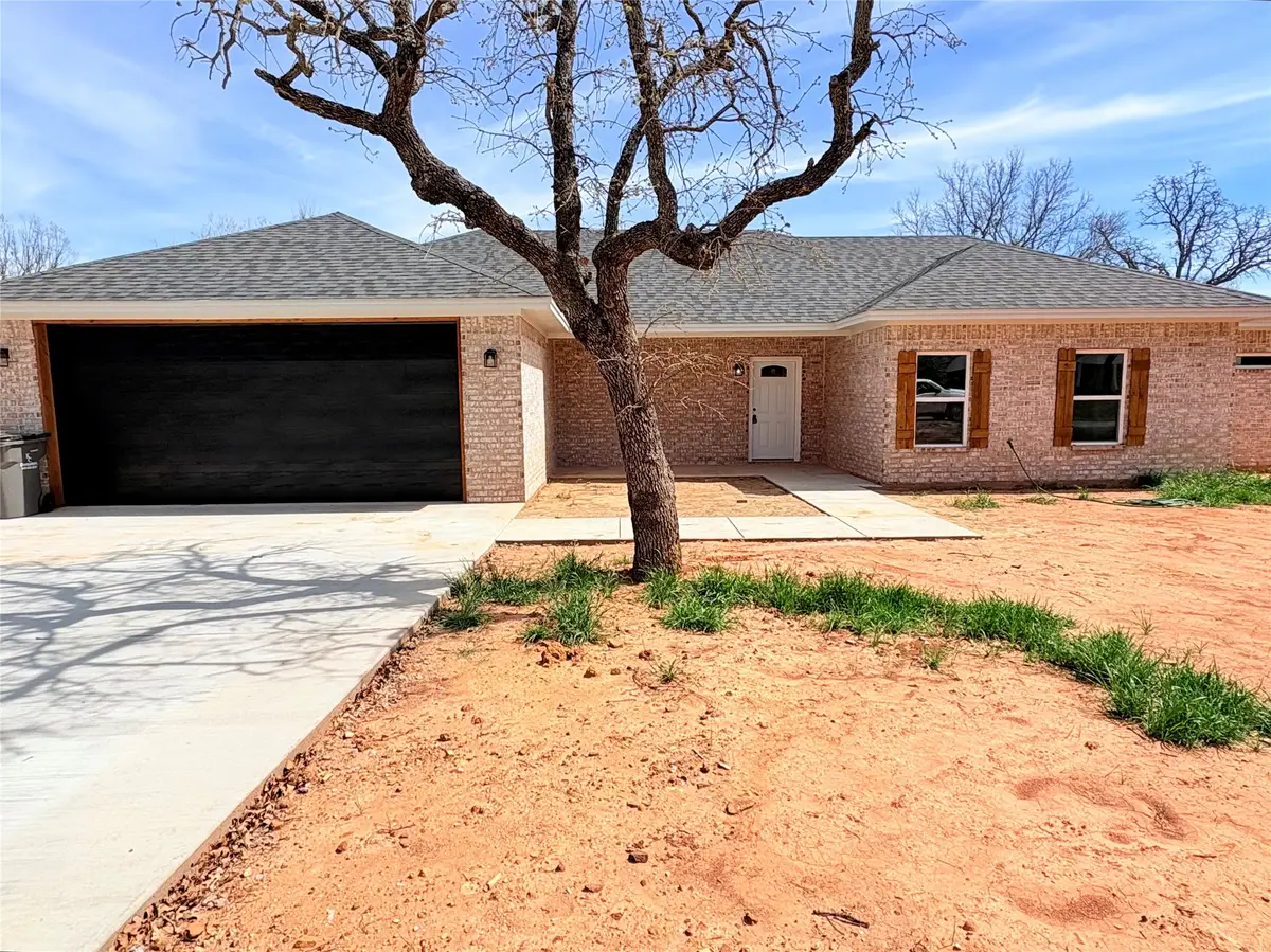 1503 S Rodgers Dr, Graham, TX 76450 - #1