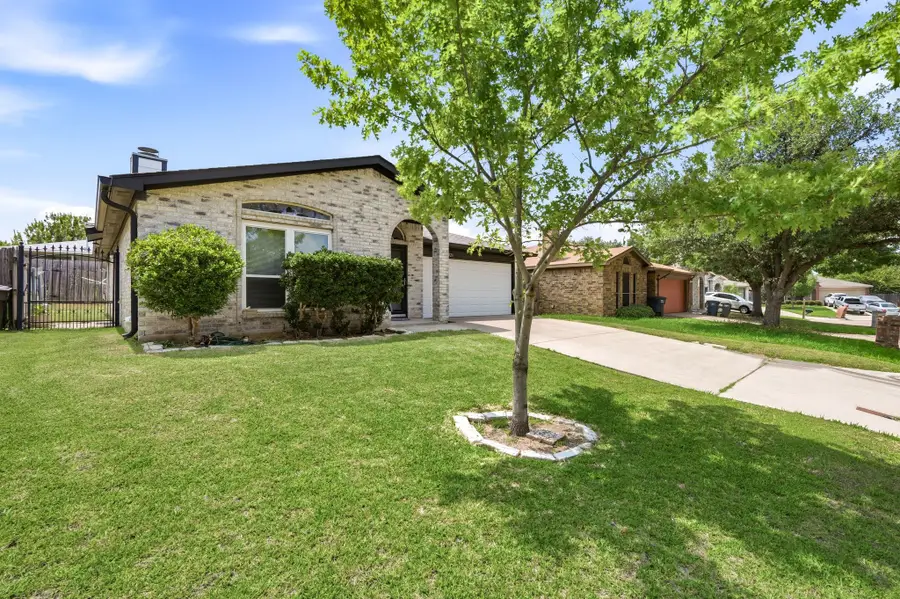 7921 Gardengate Lane, Fort Worth, TX 76137 - #2