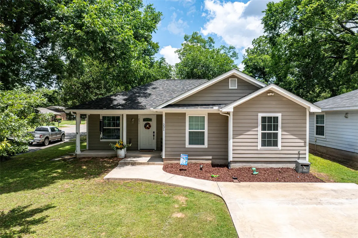 231 W Murray Street, Denison, TX 75020 - #1