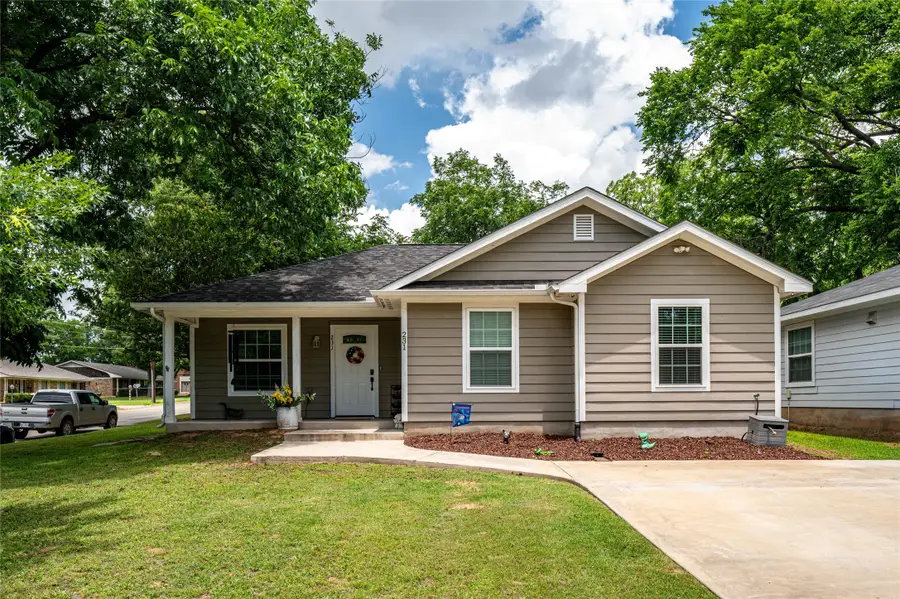 231 W Murray Street, Denison, TX 75020 - #3