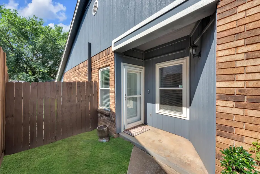 613 Canterbury Street, Euless, TX 76039 - #2
