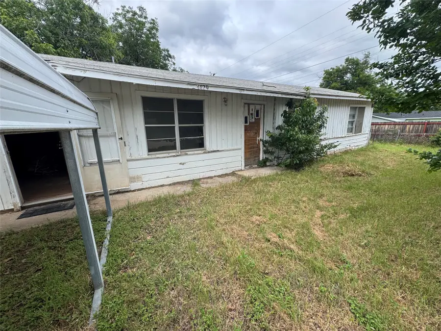 1429 Remington Street, Graham, TX 76450 - #2