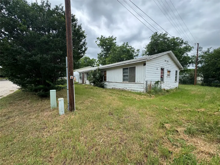 1429 Remington Street, Graham, TX 76450 - #3