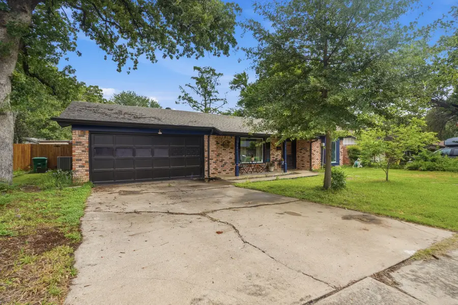 6801 Yolanda Drive, Fort Worth, TX 76112 - #2