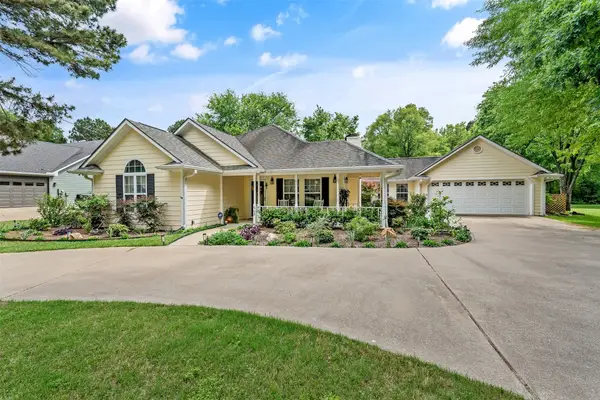 608 Green Meadow Trail, Holly Lake Ranch, TX 75765