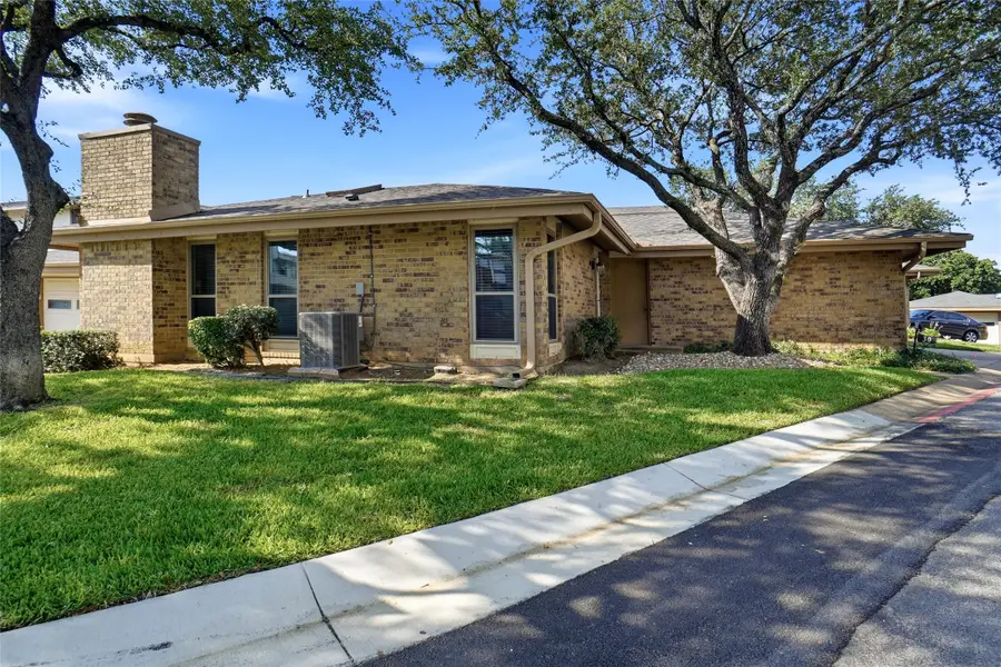 30 Park Lane, Bedford, TX 76021 - #2