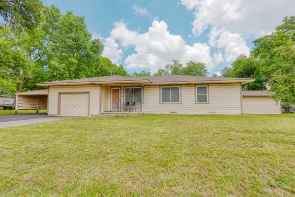 308 W White Street, Pilot Point, TX 76258
