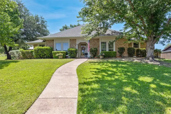 7761 Skylake Drive, Fort Worth, TX 76179