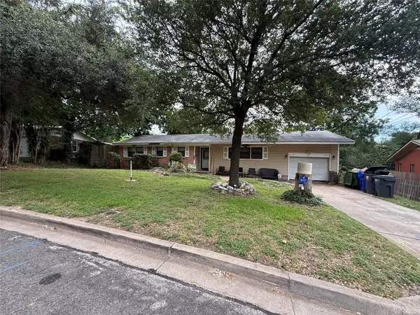 2324 Oak Cliff Drive, Waco, TX 76710