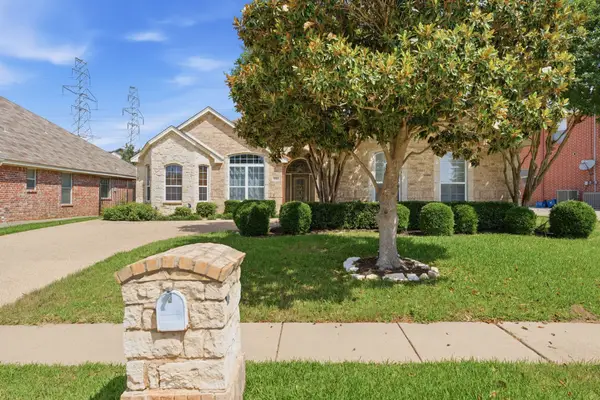 5504 Plata Lane, Benbrook, TX 76126