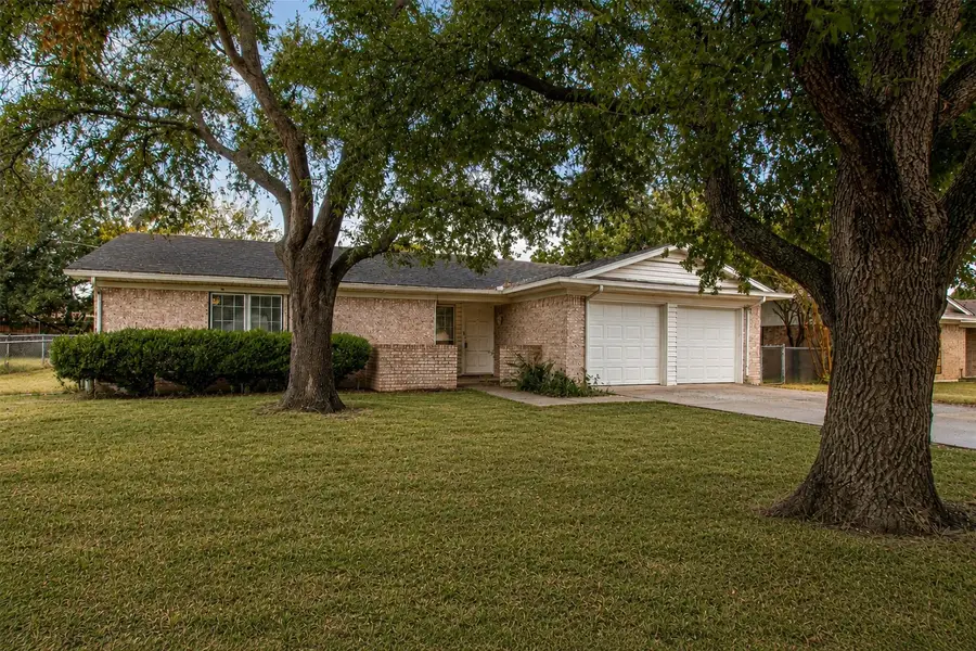 1216 Bryant Street, Benbrook, TX 76126 - #2