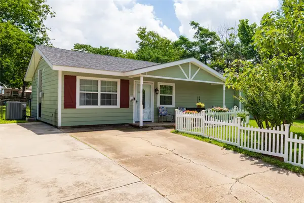812 Denton Drive, Euless, TX 76039