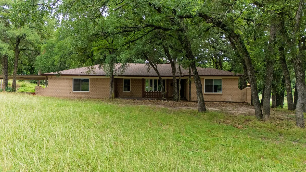 1517 Oakridge Court W, Azle, TX 76020 - #1