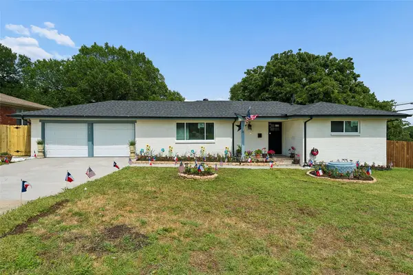 800 Lee Drive, Bedford, TX 76022