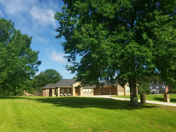 6727 N Hills Drive, Texarkana, TX 75503