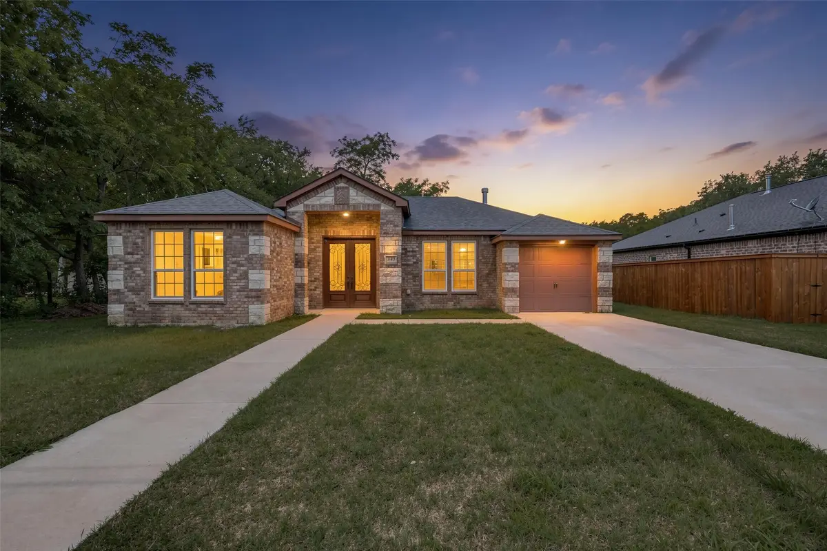 343 N Morris Street, Gainesville, TX 76240 - #1