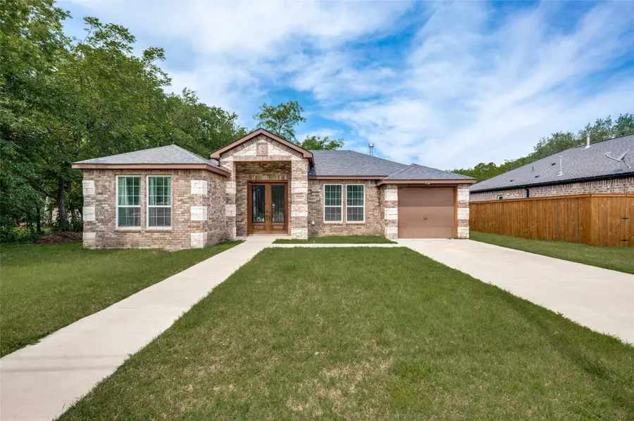 343 N Morris Street, Gainesville, TX 76240 - #2
