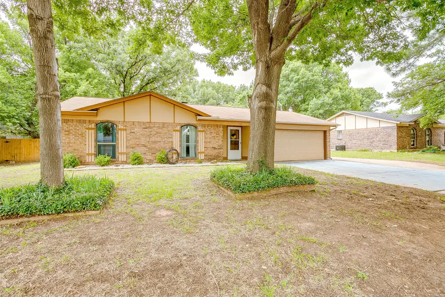 721 NW Wood Street, Burleson, TX 76028 - #3