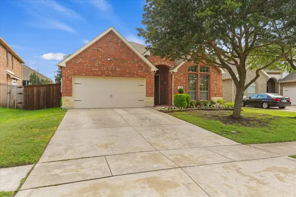 320 Gotland Drive, Grand Prairie, TX 75052
