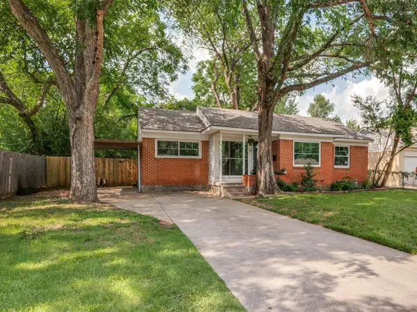 913 W Inwood Drive, Arlington, TX 76013