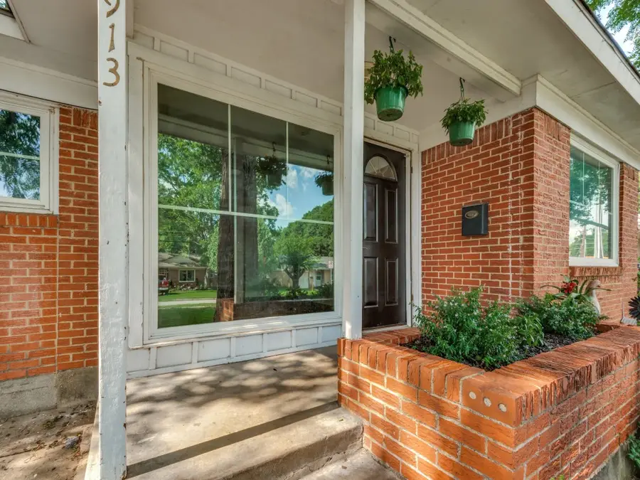 913 W Inwood Drive, Arlington, TX 76013 - #3