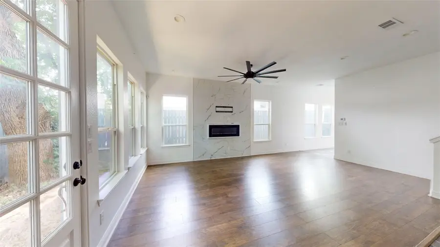 1301 Compton Street, Dallas, TX 75203 - #2