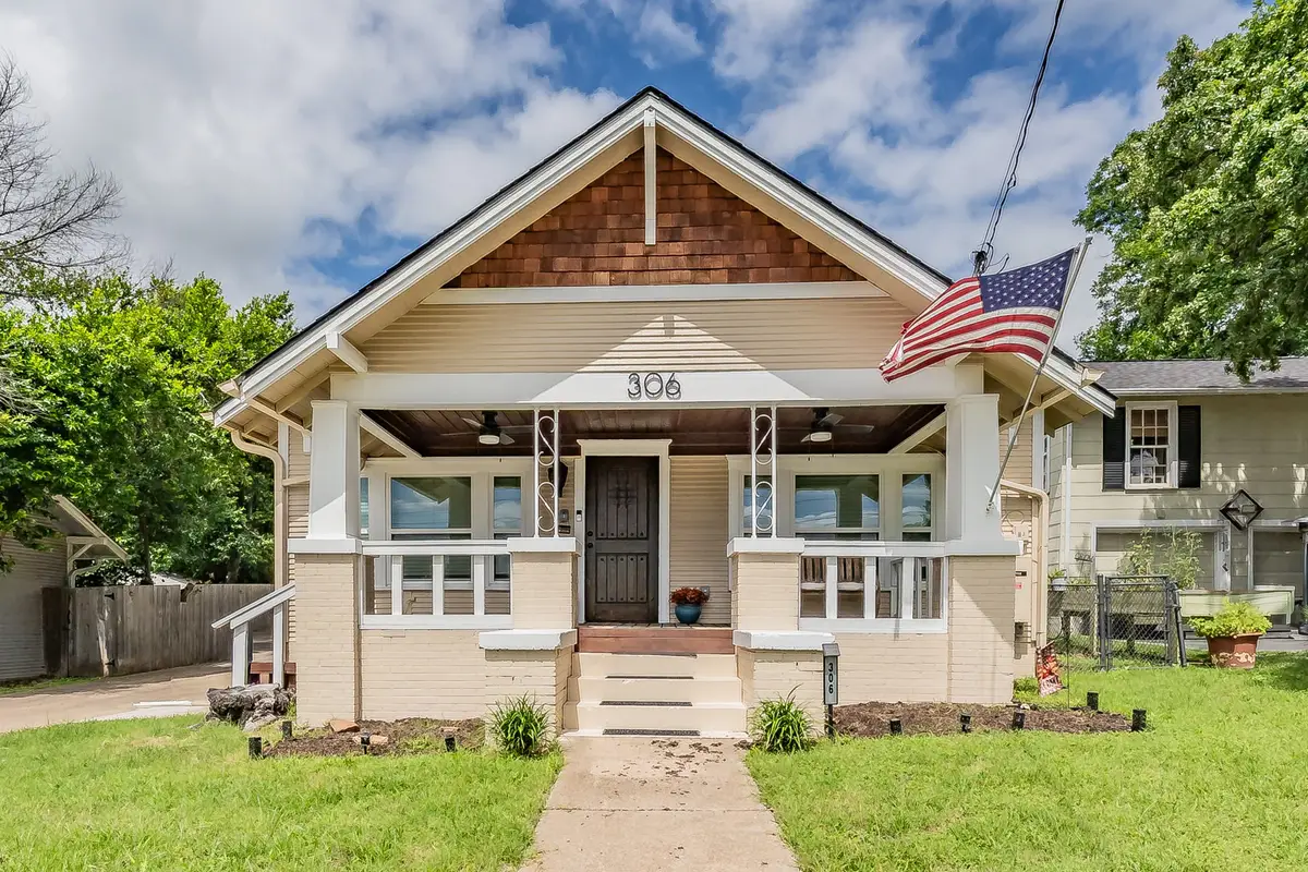 306 Davis Street, Weatherford, TX 76086 - #1
