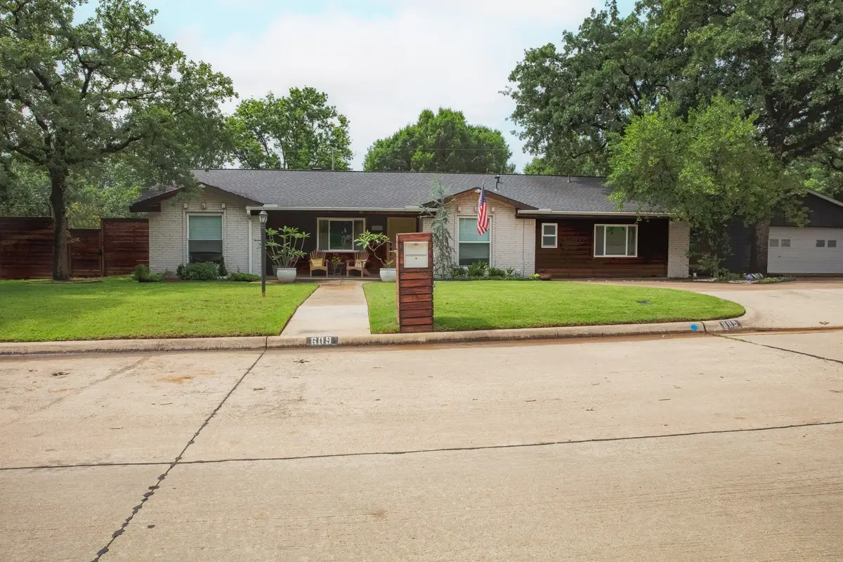 609 Hillside Road, Colleyville, TX 76034 - #1