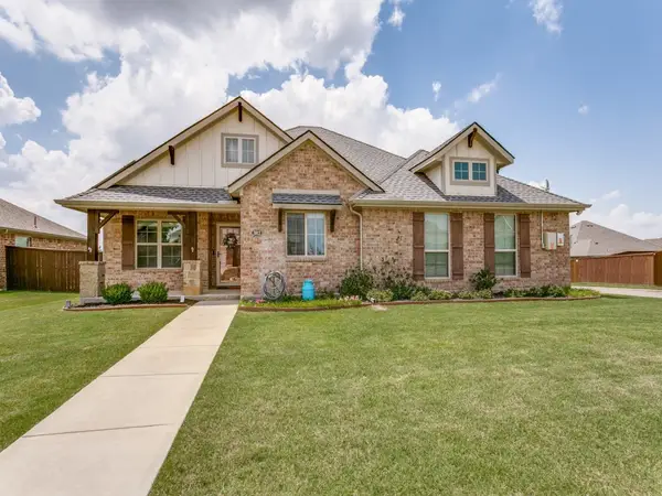 3912 Kensington Drive, Sanger, TX 76266