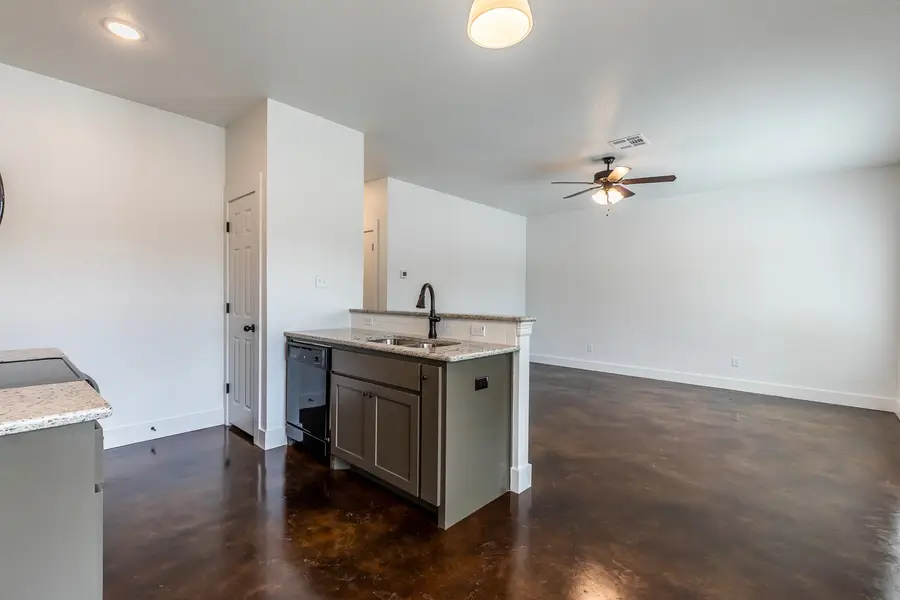 602 Washington Street, McGregor, TX 76657 - #3