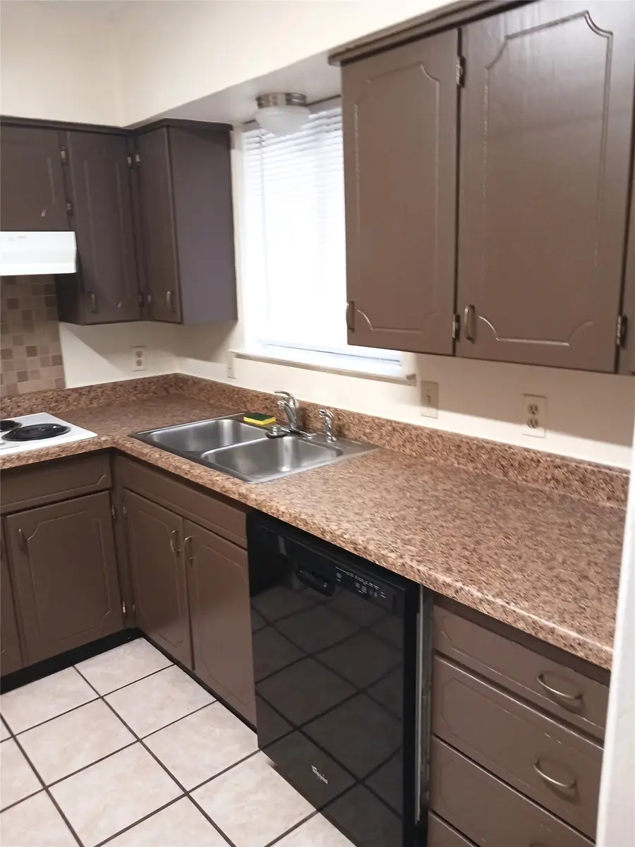 634 N Bowen Road, Arlington, TX 76012 - #3