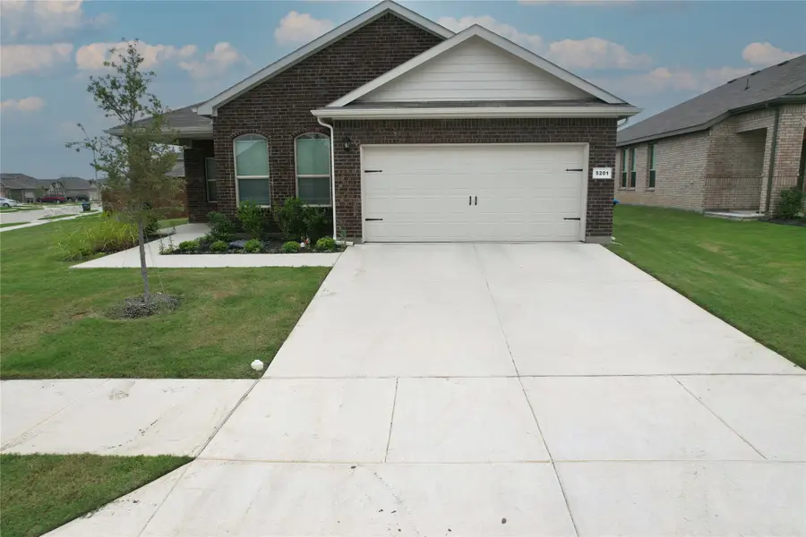 5201 Petal Meadows Drive, Fort Worth, TX 76179 - #3