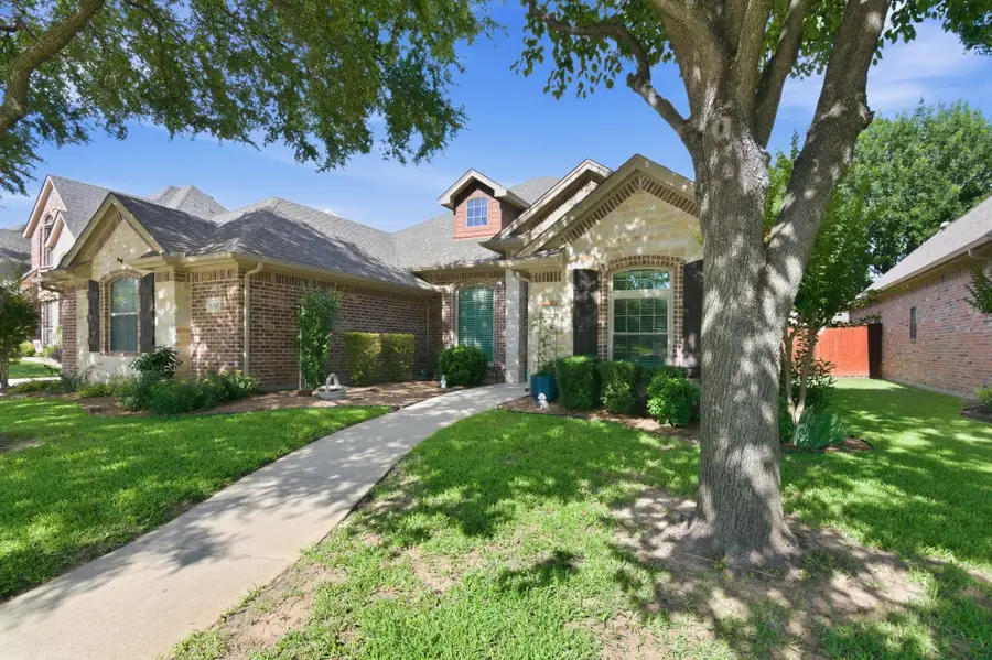 8332 Valley Oaks Drive, North Richland Hills, TX 76182 - #2
