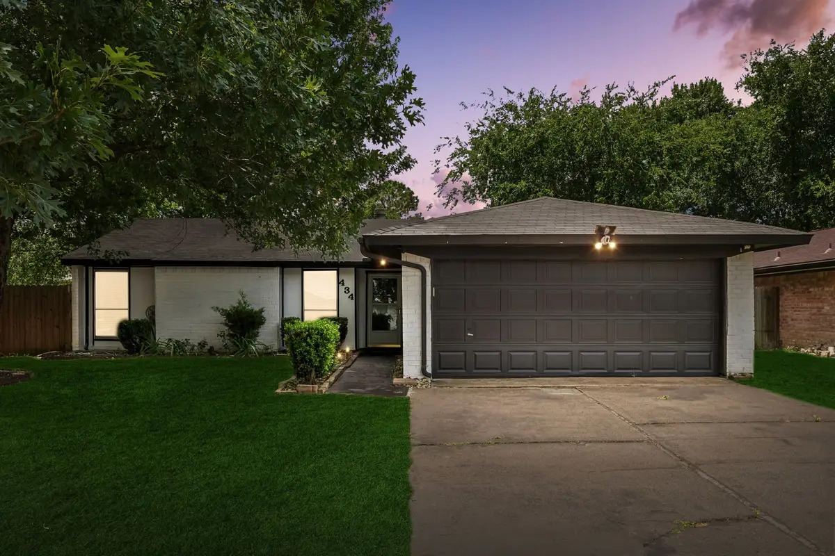434 Stonehenge Drive, Arlington, TX 76014 - #1