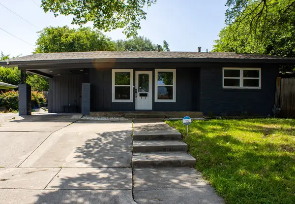3825 W Spurgeon Street, Fort Worth, TX 76133