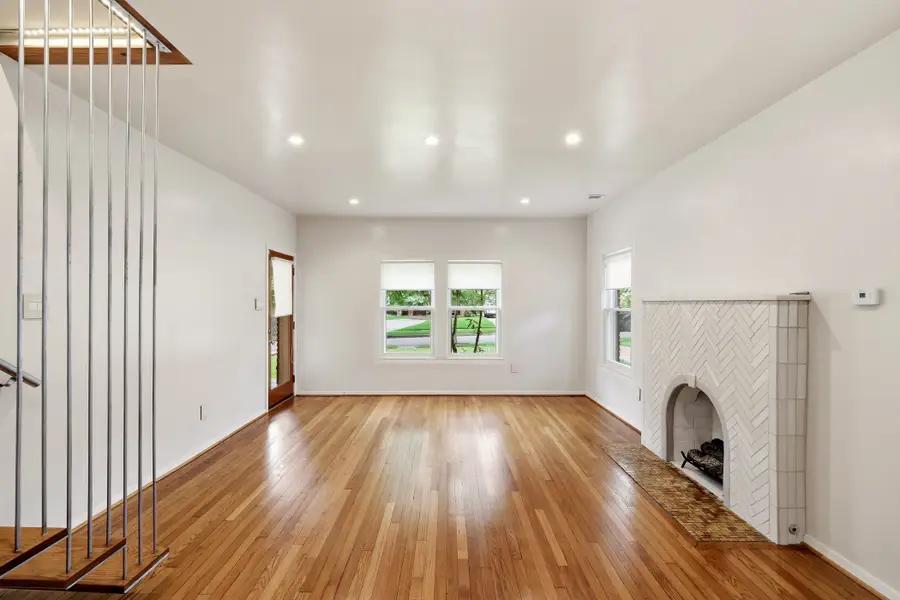 825 Thomasson Drive, Dallas, TX 75208 - #3