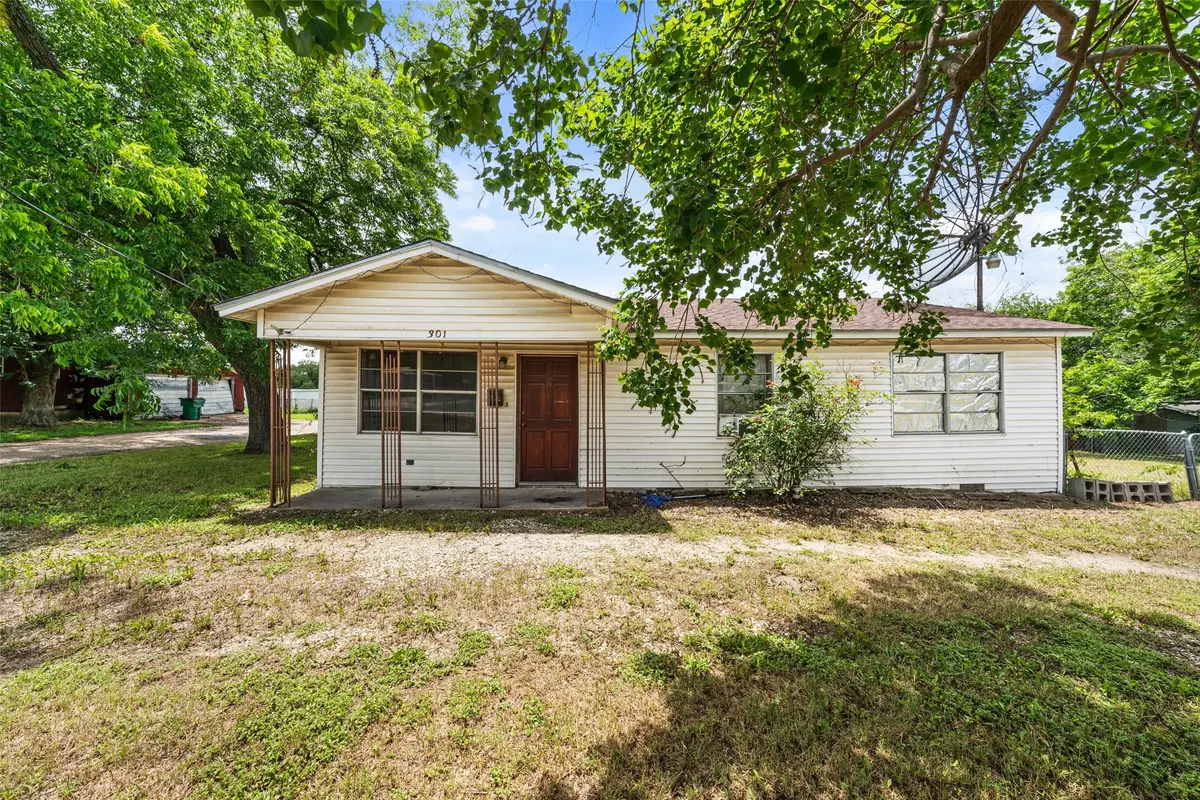 301 N Commerce Street, Mart, TX 76664 - #1