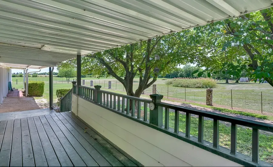 652 Middle Windsor Road, McGregor, TX 76657 - #3