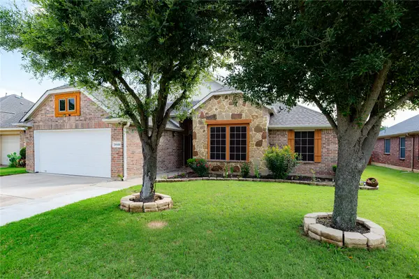 5840 Somerton Drive, Grand Prairie, TX 75052