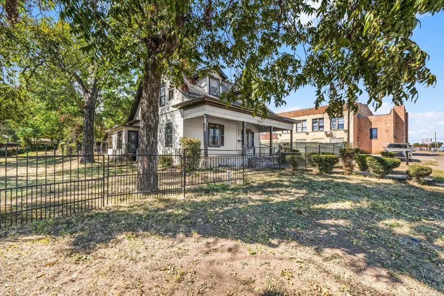 2709 Azle Avenue, Fort Worth, TX 76106 - #2