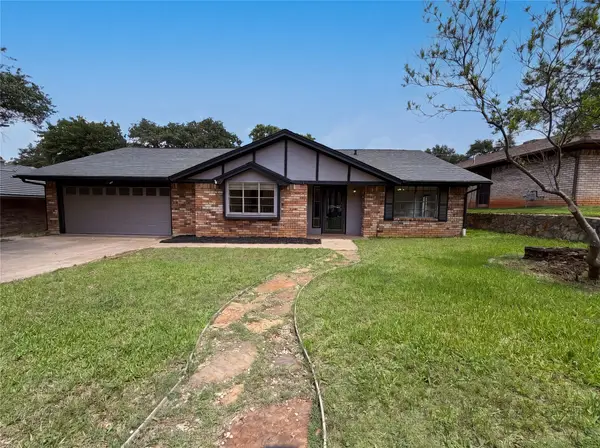 5719 Stage Line Drive, Arlington, TX 76017