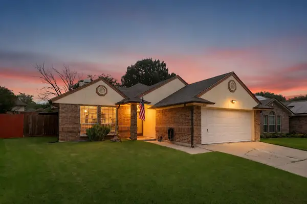 204 N Flaxseed Lane, Fort Worth, TX 76108