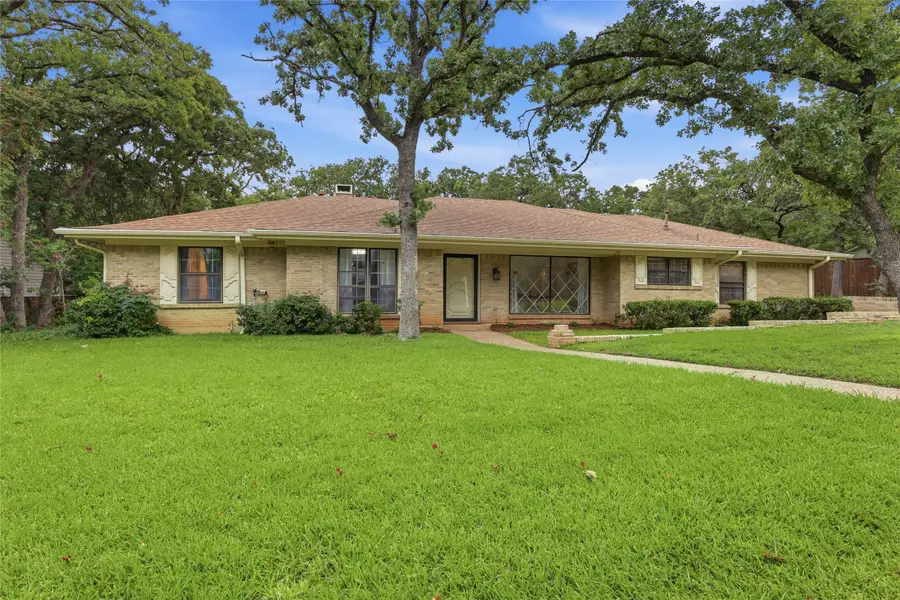 823 Ridgecrest Circle, Denton, TX 76205 - #2