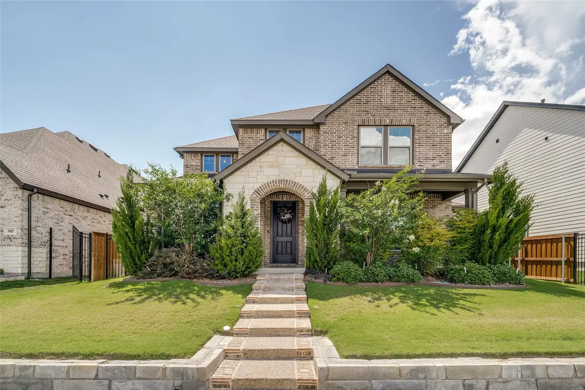 909 Almond Blossom Circle, Crowley, TX 76036 - #1