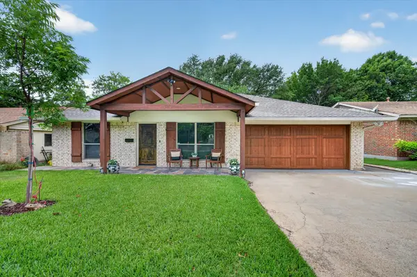 527 Falling Leaves Drive, Duncanville, TX 75116