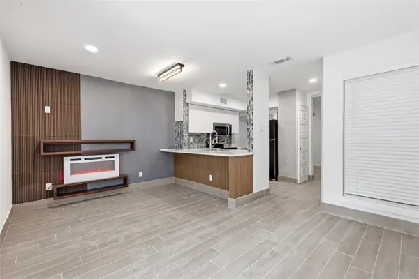 9815 Walnut Street #114, Dallas, TX 75243